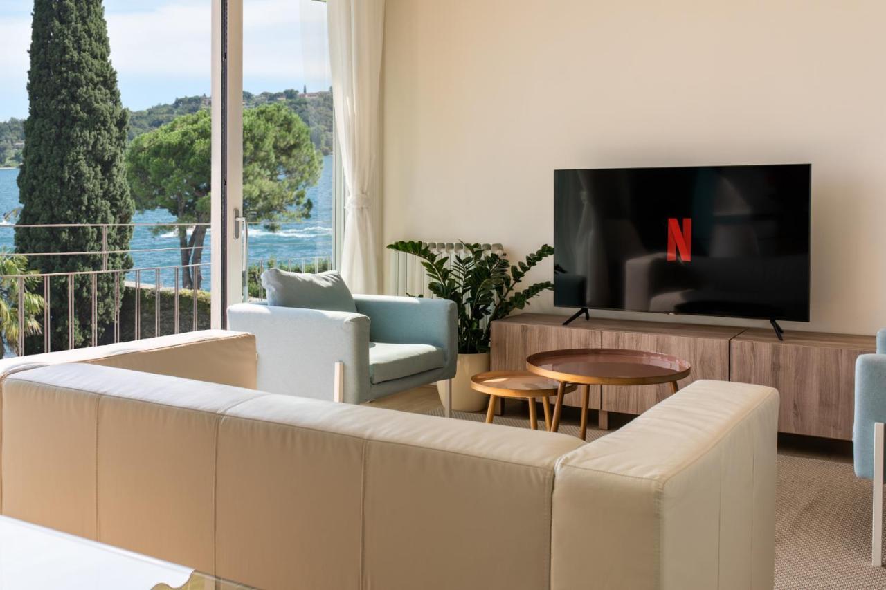 Luxury Lake View Apartments サロ エクステリア 写真